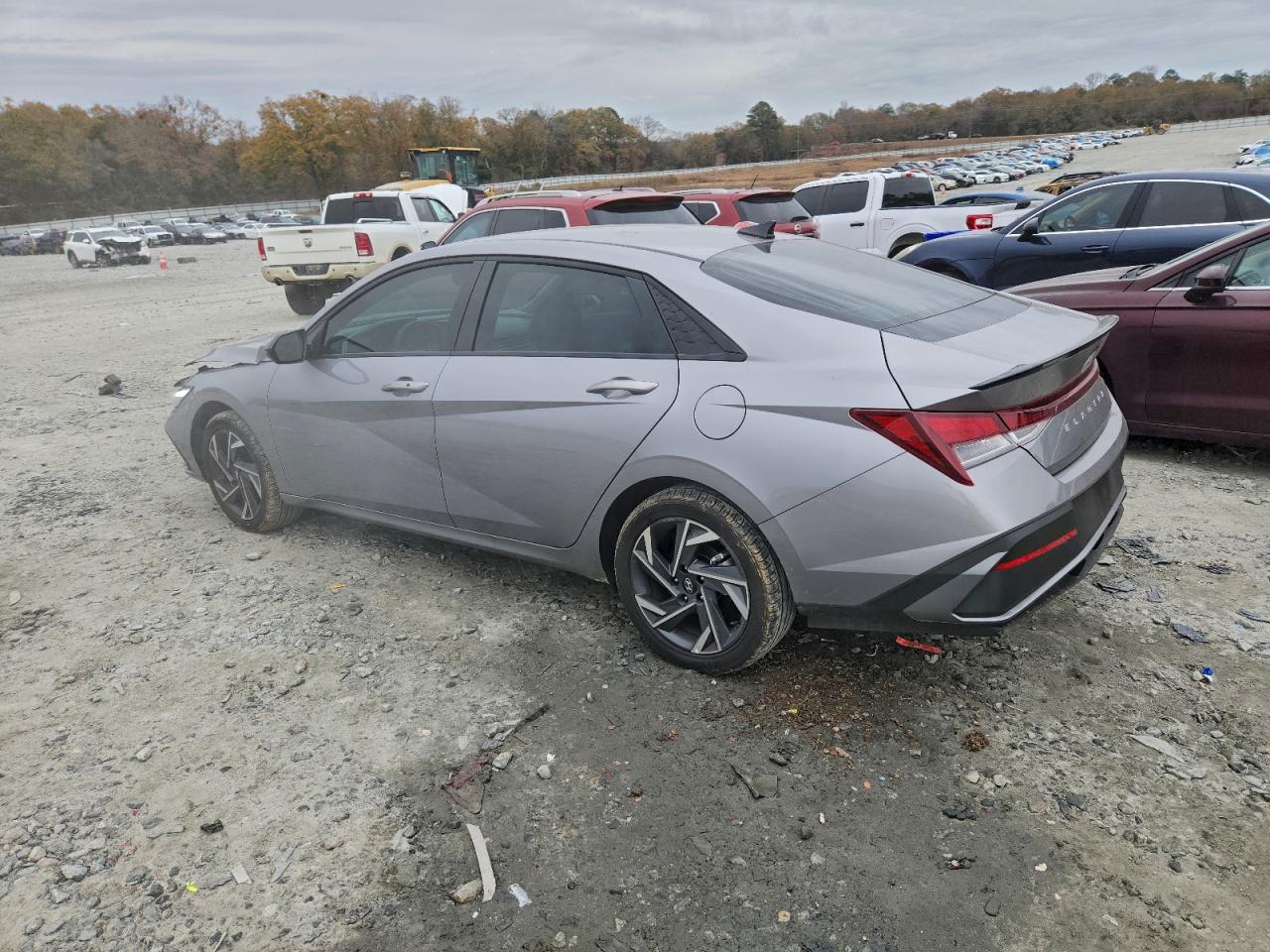 2025 HYUNDAI ELANTRA SEL SPORT photo 2