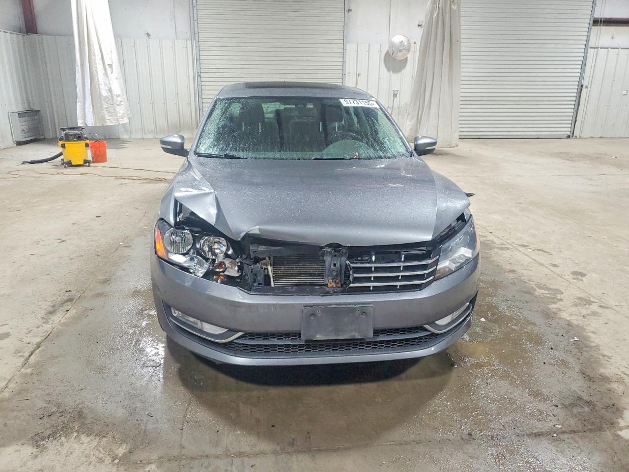 2015 VOLKSWAGEN PASSAT SEL photo 9