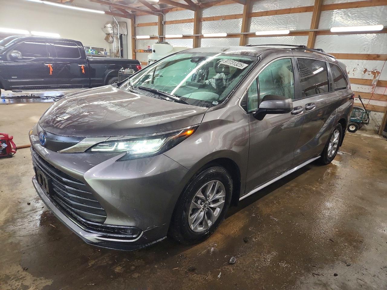 2022 TOYOTA SIENNA