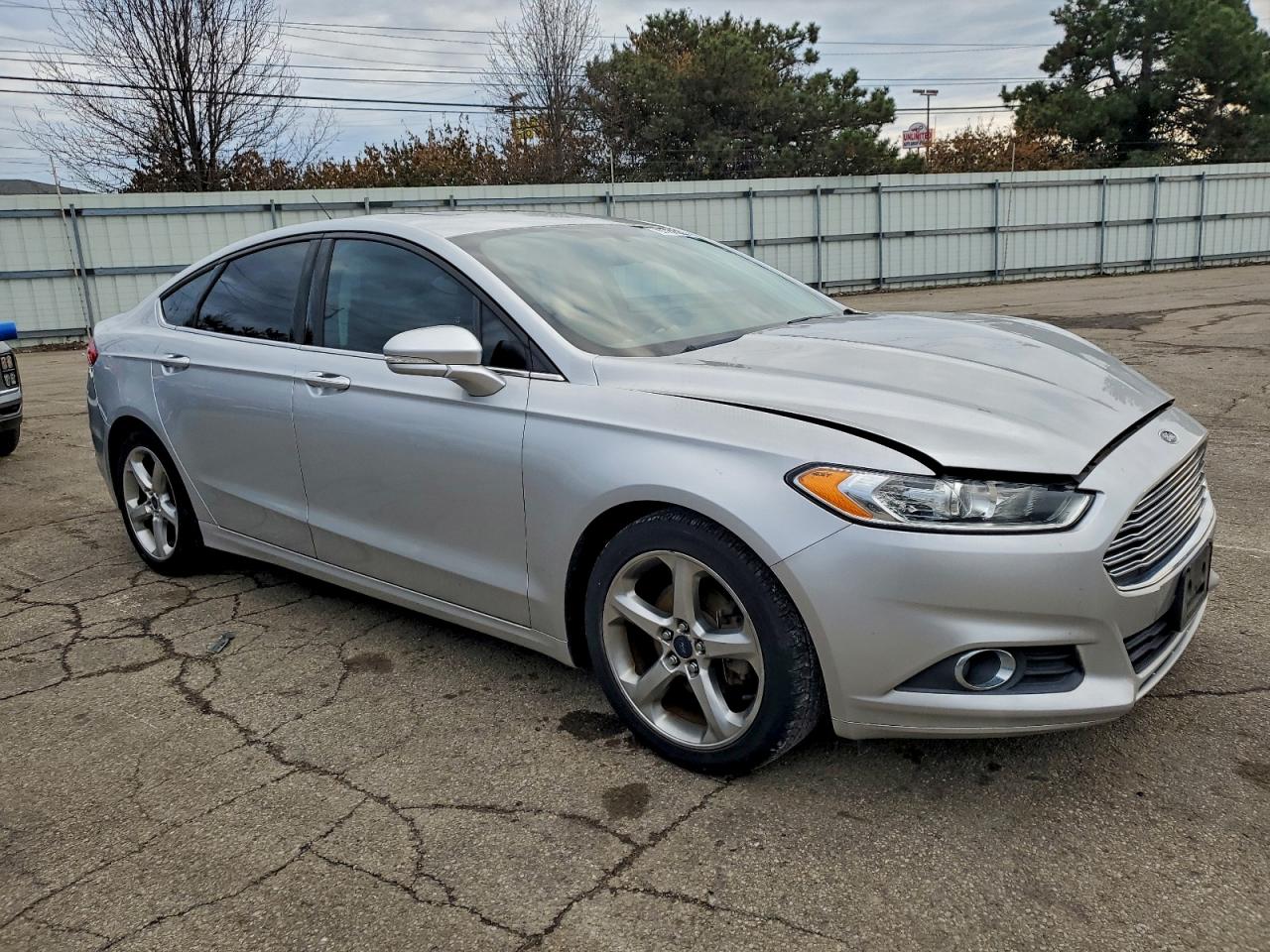 2015 FORD FUSION SE photo 4