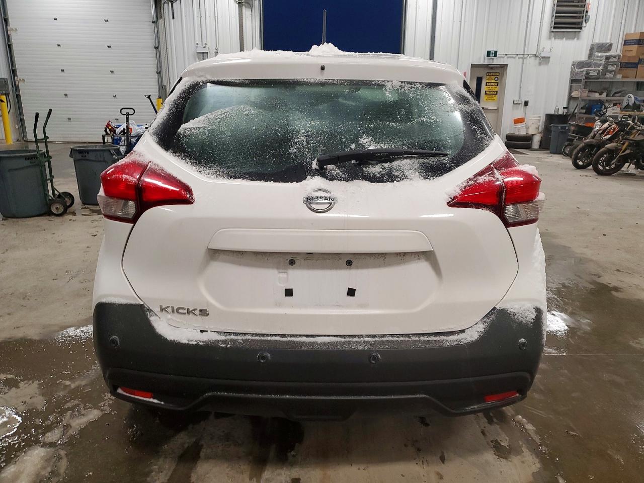 2020 NISSAN KICKS S photo 6