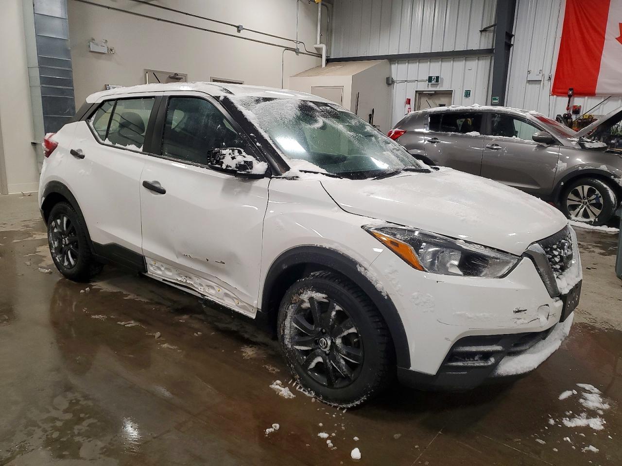 2020 NISSAN KICKS S photo 4