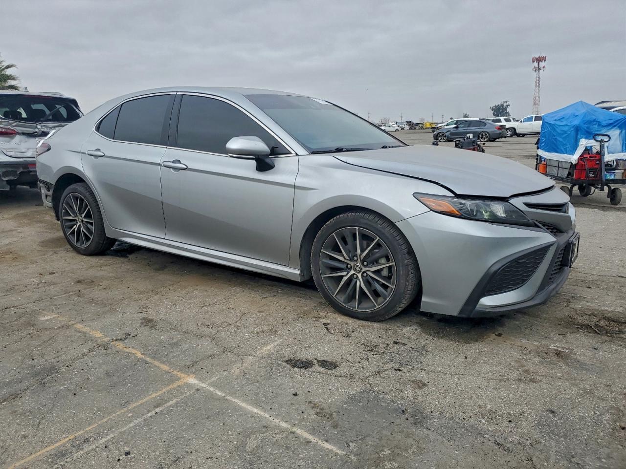 2022 TOYOTA CAMRY SE photo 4