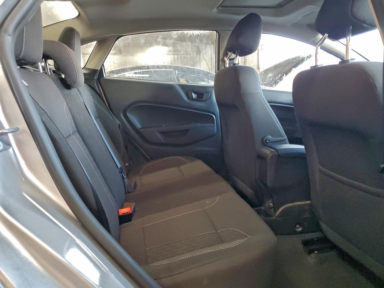 2018 FORD FIESTA SE photo 10