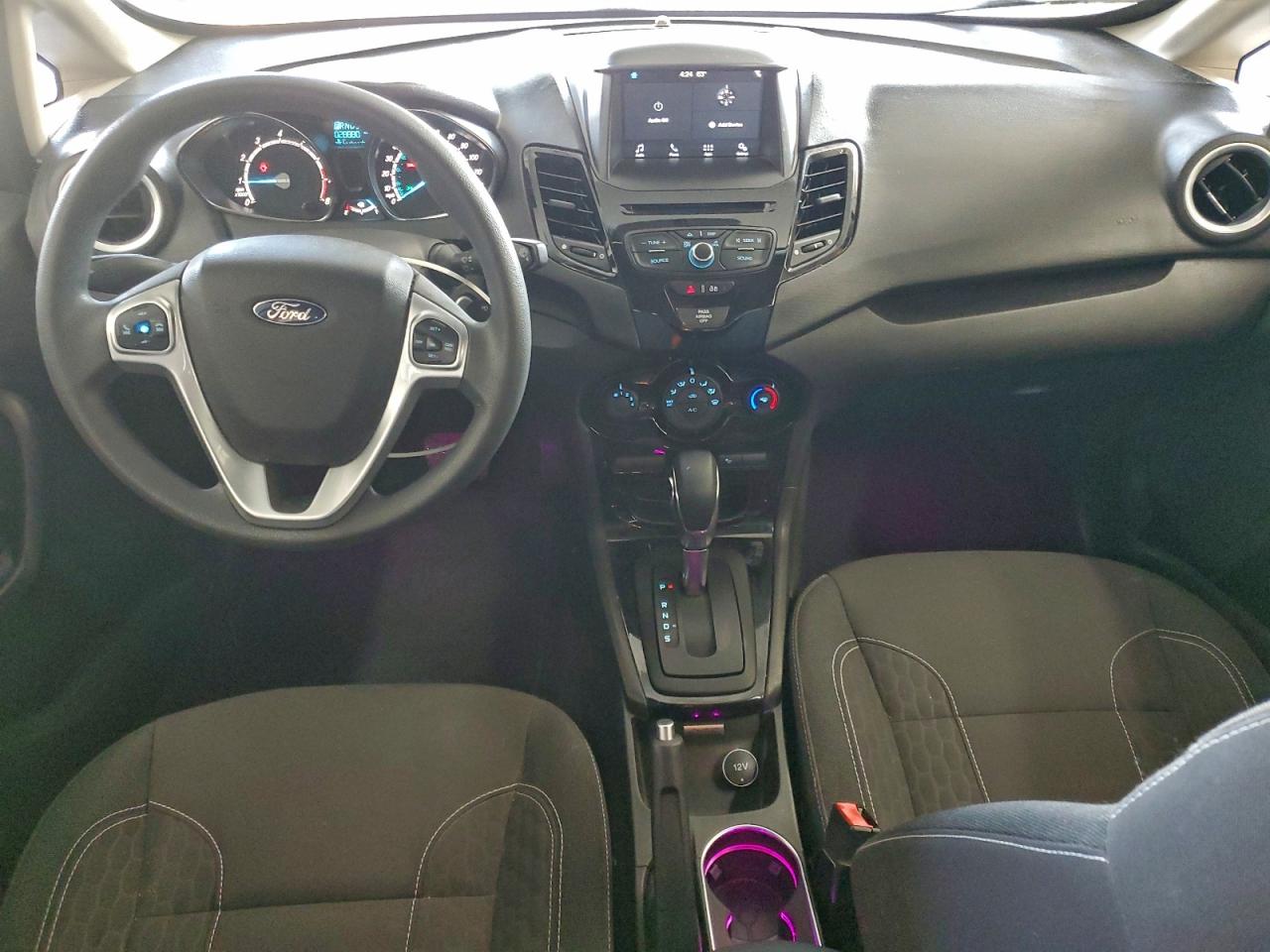 2018 FORD FIESTA SE photo 8