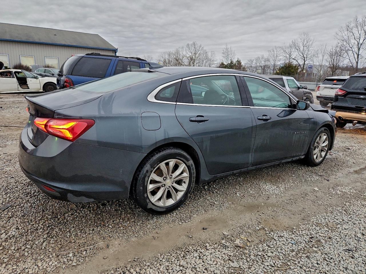 2021 CHEVROLET MALIBU LT photo 3