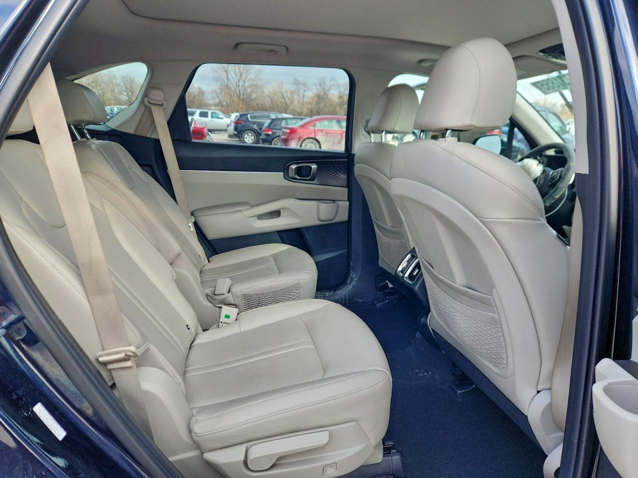 2024 KIA SORENTO EX photo 11