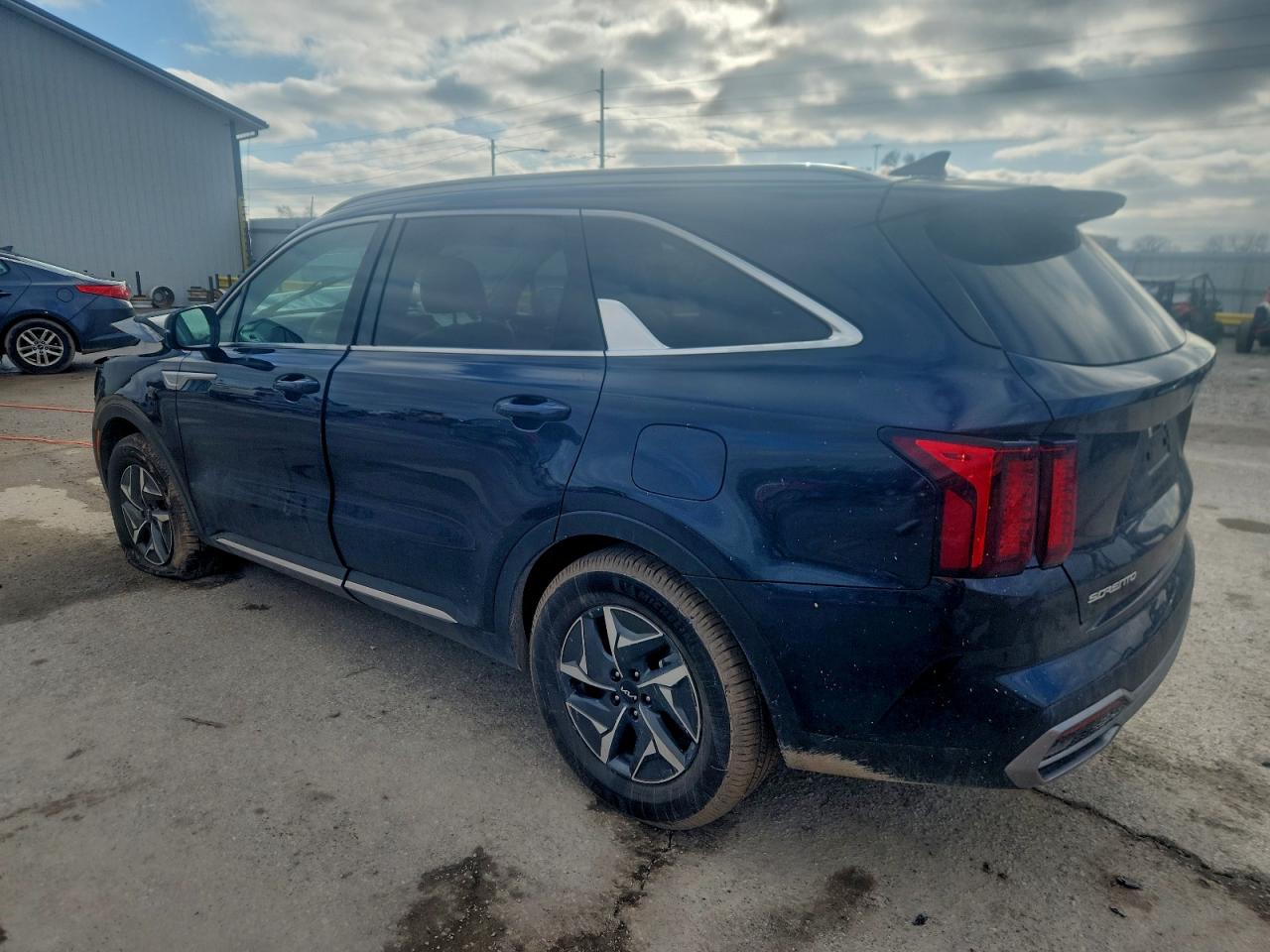 2024 KIA SORENTO EX photo 2