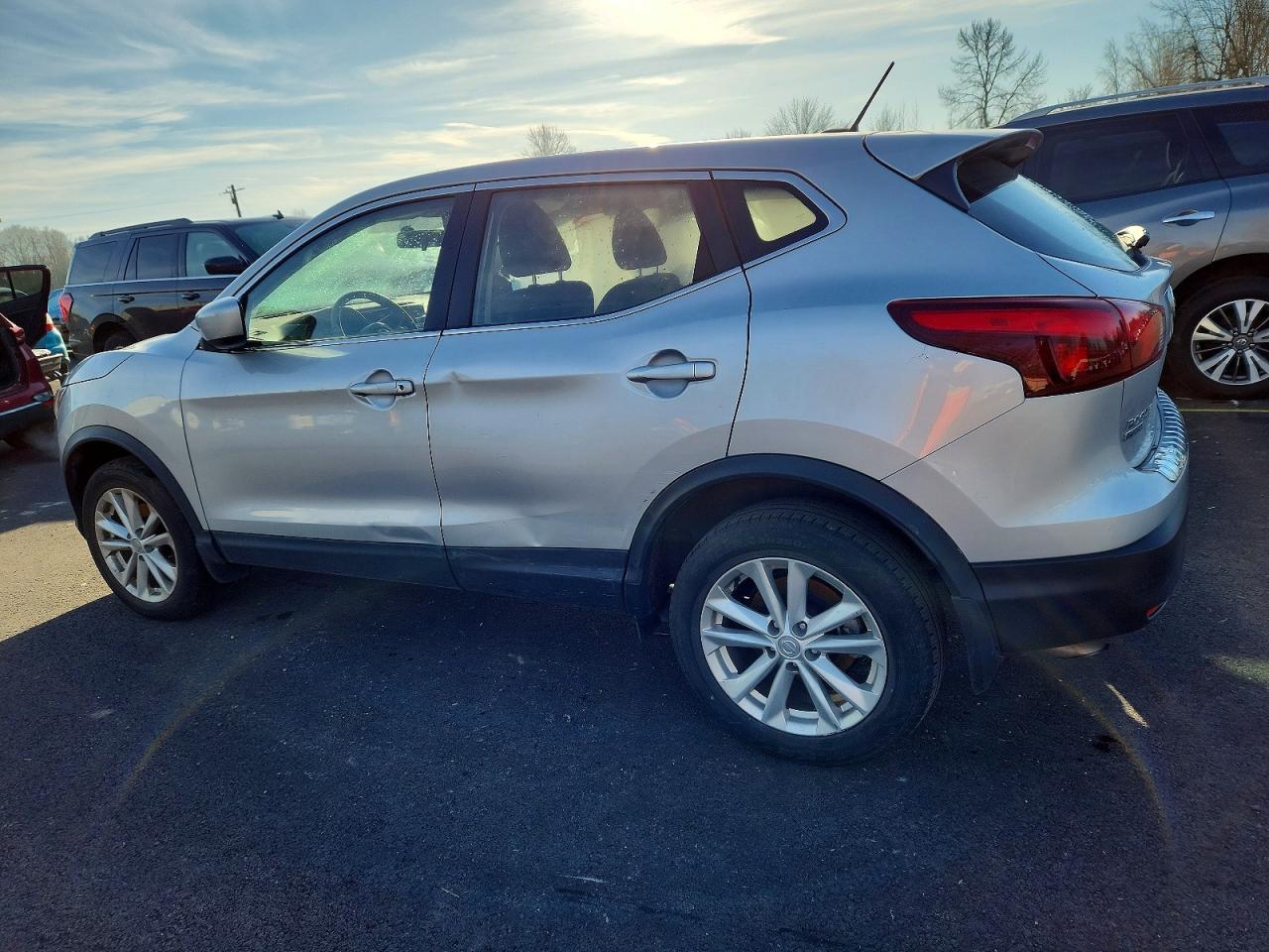2018 NISSAN ROGUE SPORT S photo 2