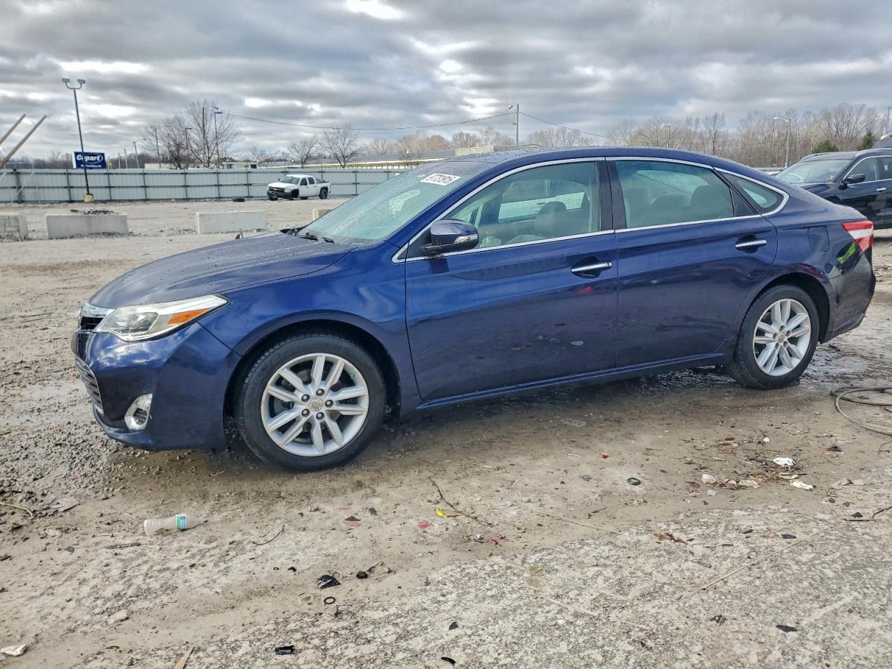 2013 TOYOTA AVALON