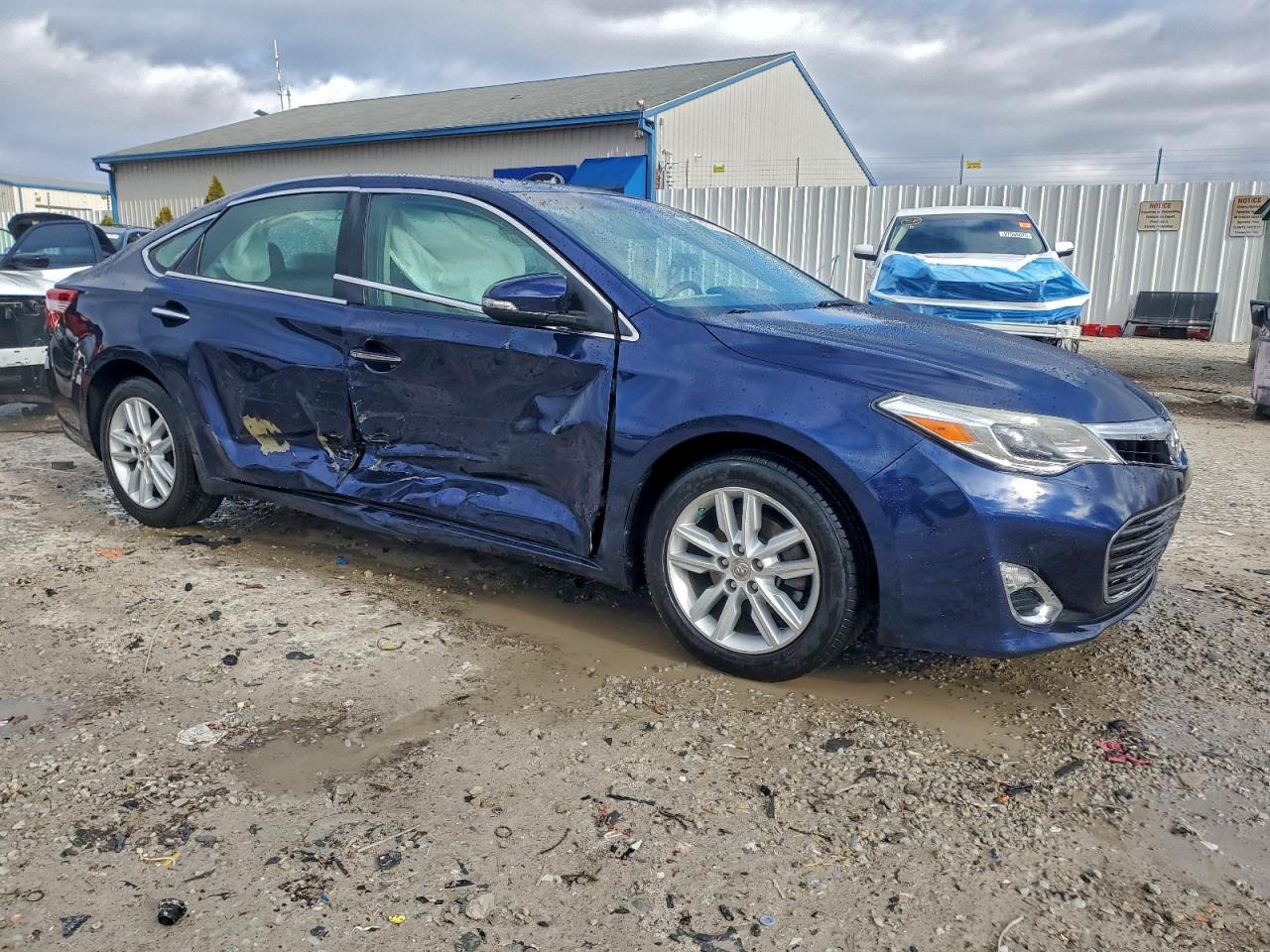 2013 TOYOTA AVALON BASE photo 4