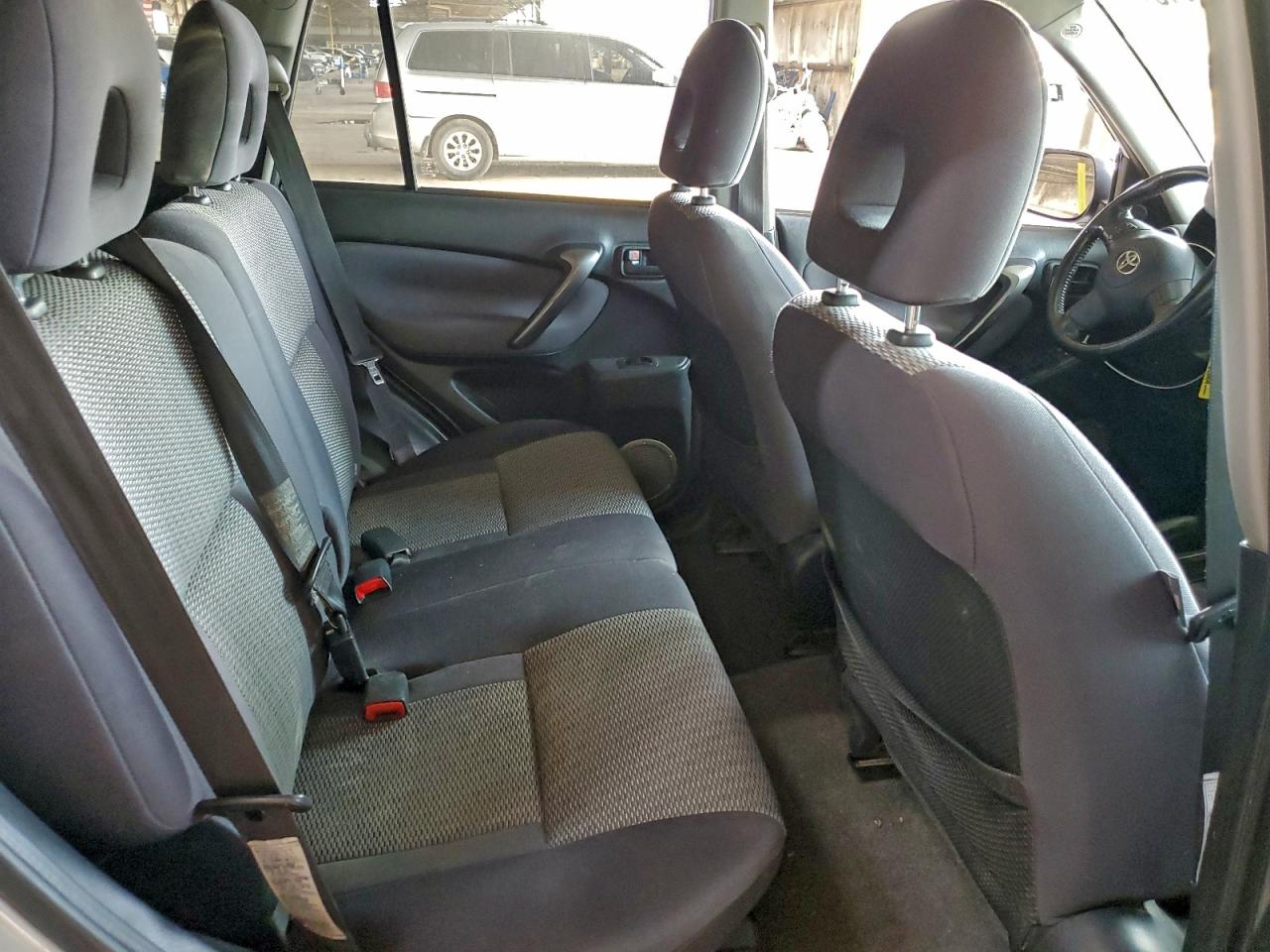 2005 TOYOTA RAV4 photo 10