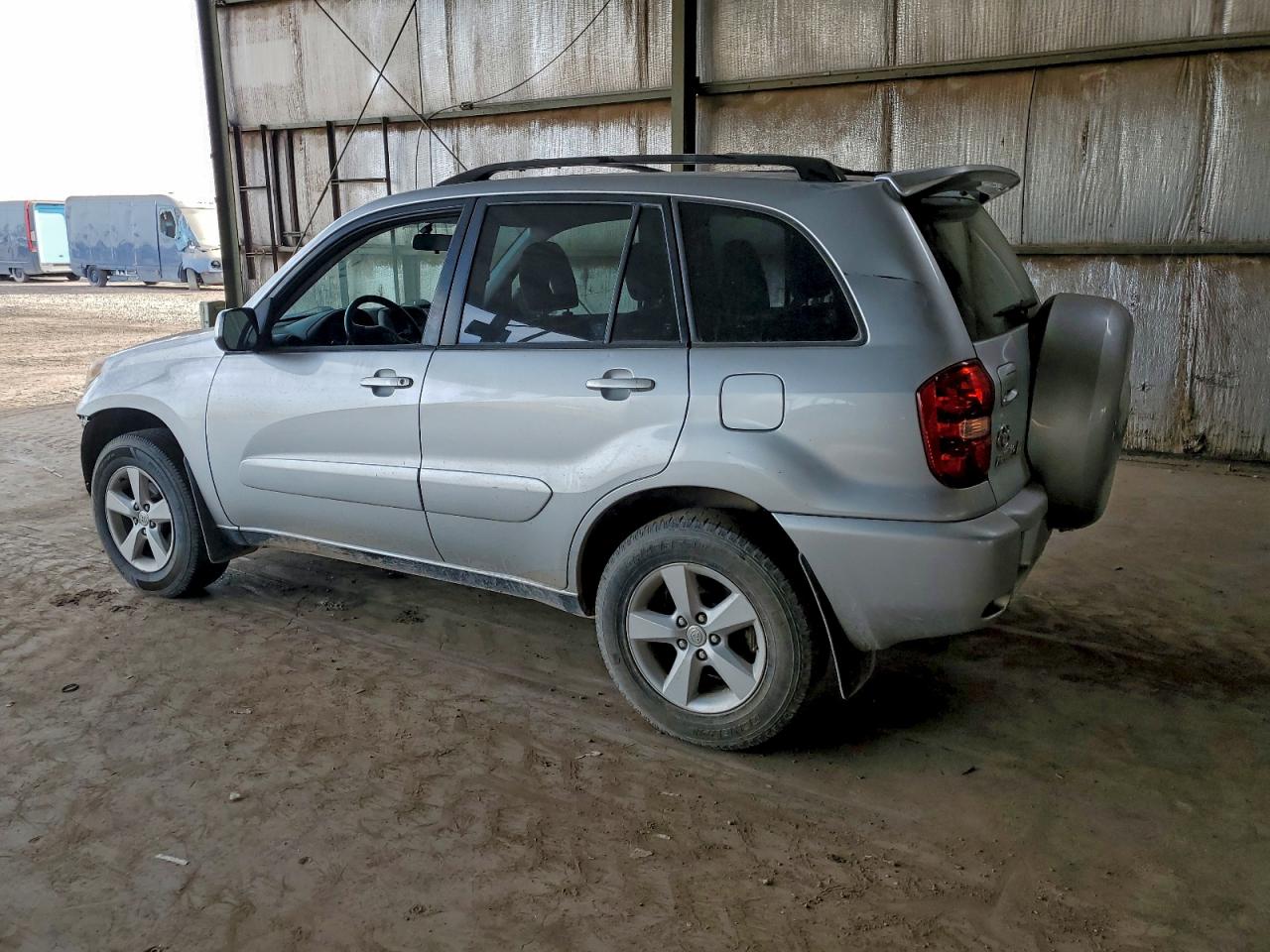 2005 TOYOTA RAV4 photo 2