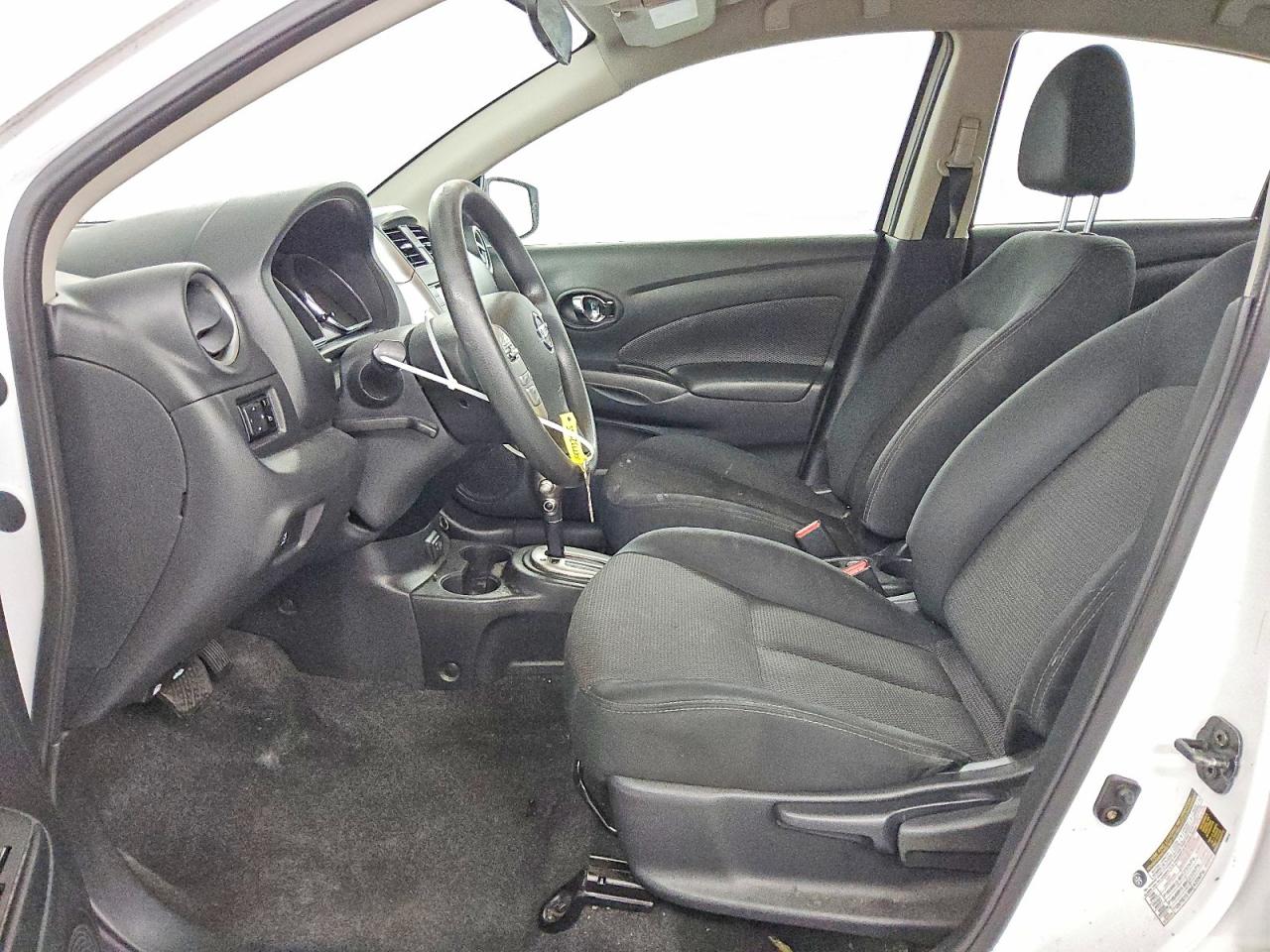 2019 NISSAN VERSA S photo 7