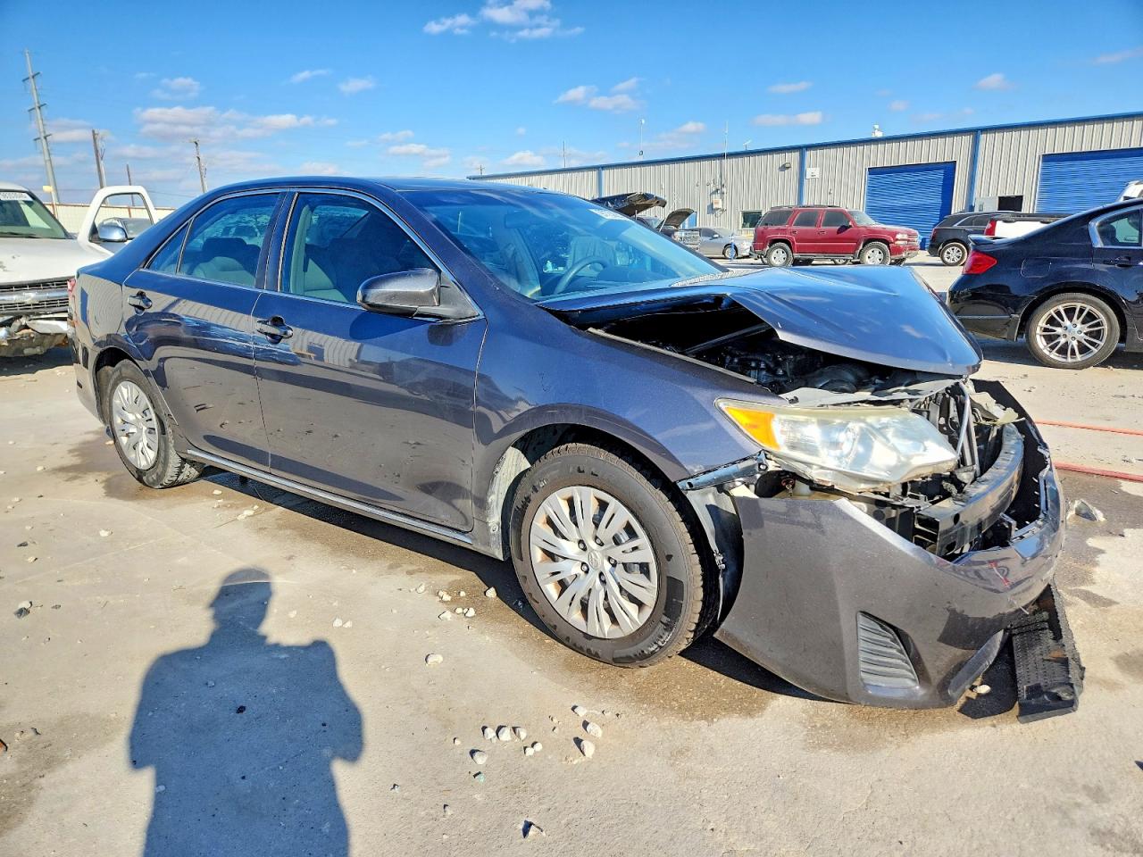 2014 TOYOTA CAMRY L photo 4