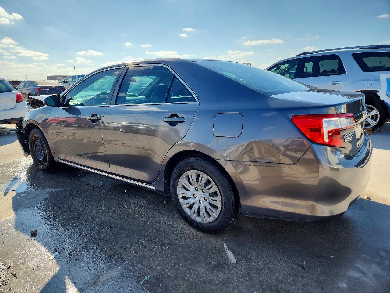2014 TOYOTA CAMRY L photo 2