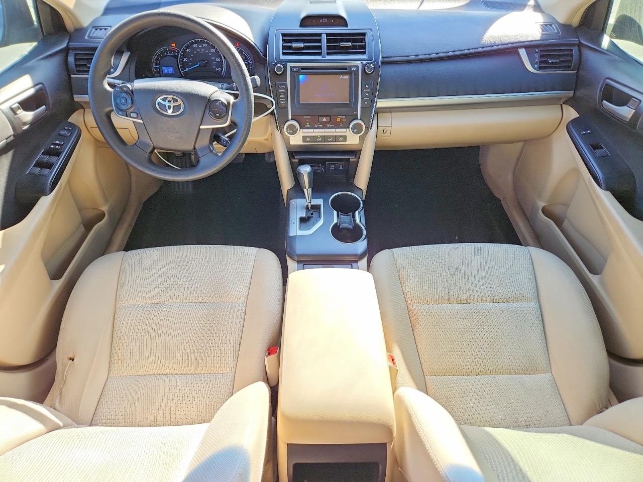 2014 TOYOTA CAMRY L photo 8