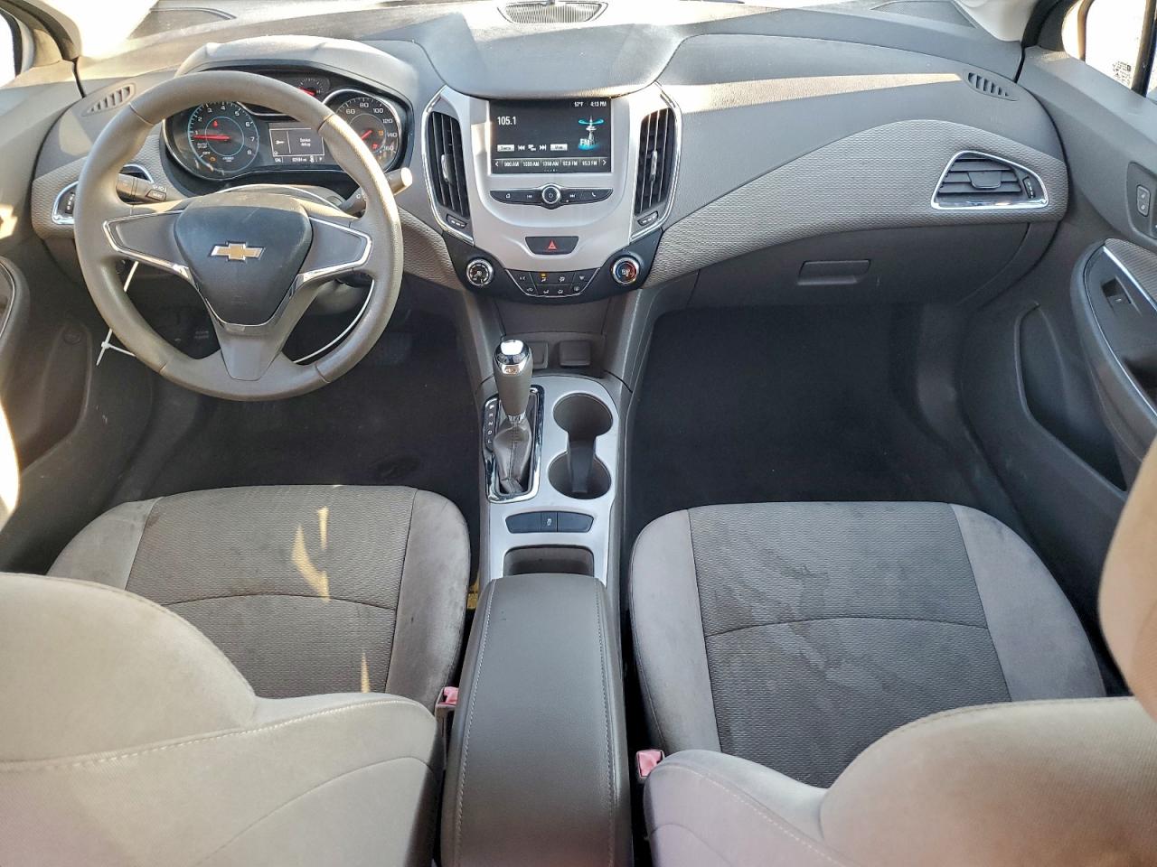 2017 CHEVROLET CRUZE LS photo 8