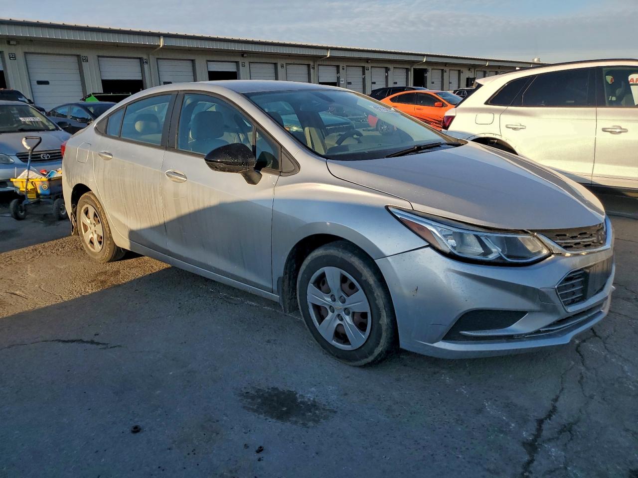 2017 CHEVROLET CRUZE LS photo 4