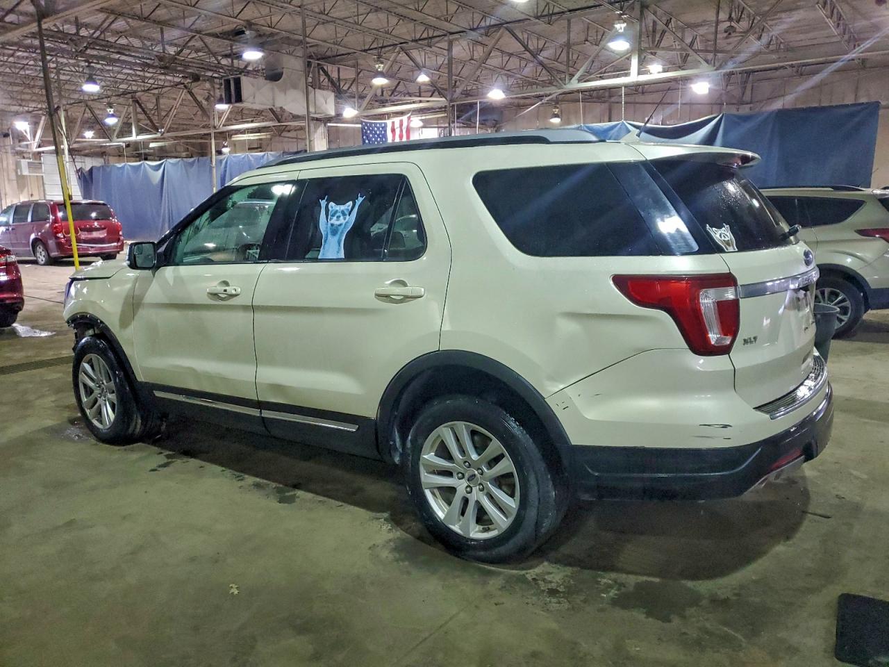 2018 FORD EXPLORER XLT photo 2