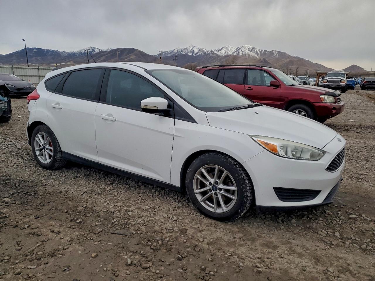 2015 FORD FOCUS SE photo 4