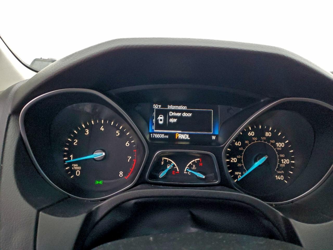 2015 FORD FOCUS SE photo 9