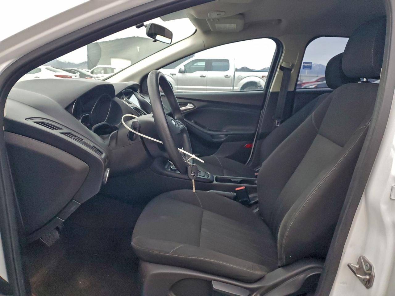 2015 FORD FOCUS SE photo 7