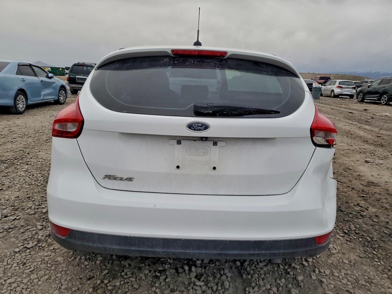 2015 FORD FOCUS SE photo 6