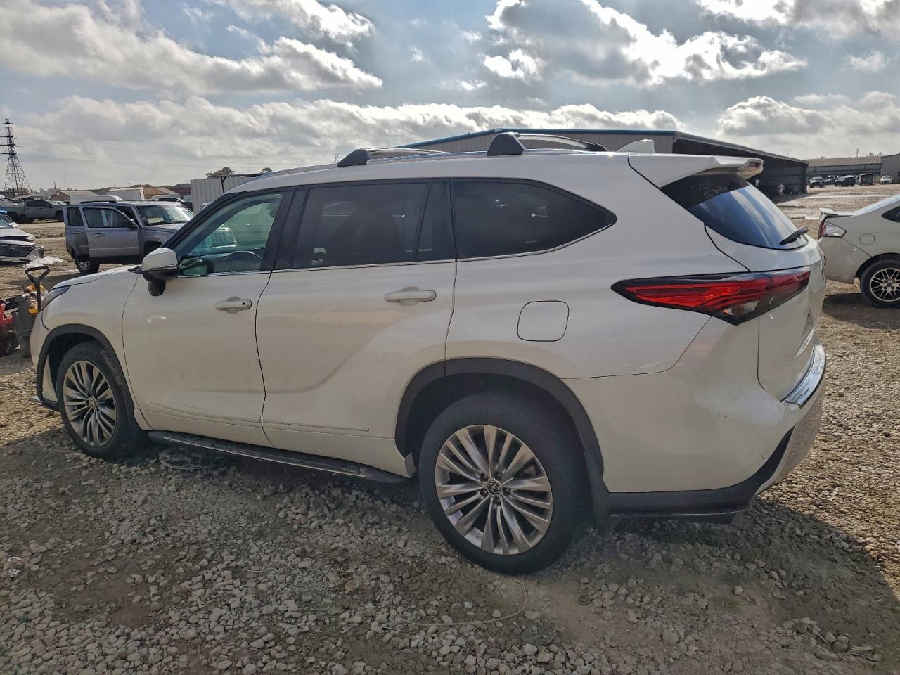 2021 TOYOTA HIGHLANDER PLATINUM photo 2