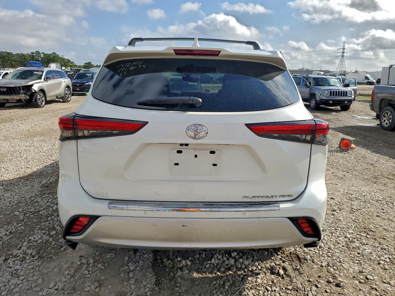 2021 TOYOTA HIGHLANDER PLATINUM photo 6
