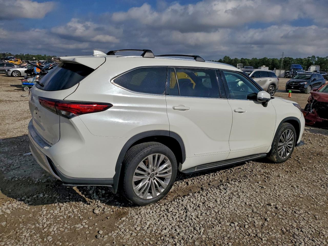 2021 TOYOTA HIGHLANDER PLATINUM photo 3