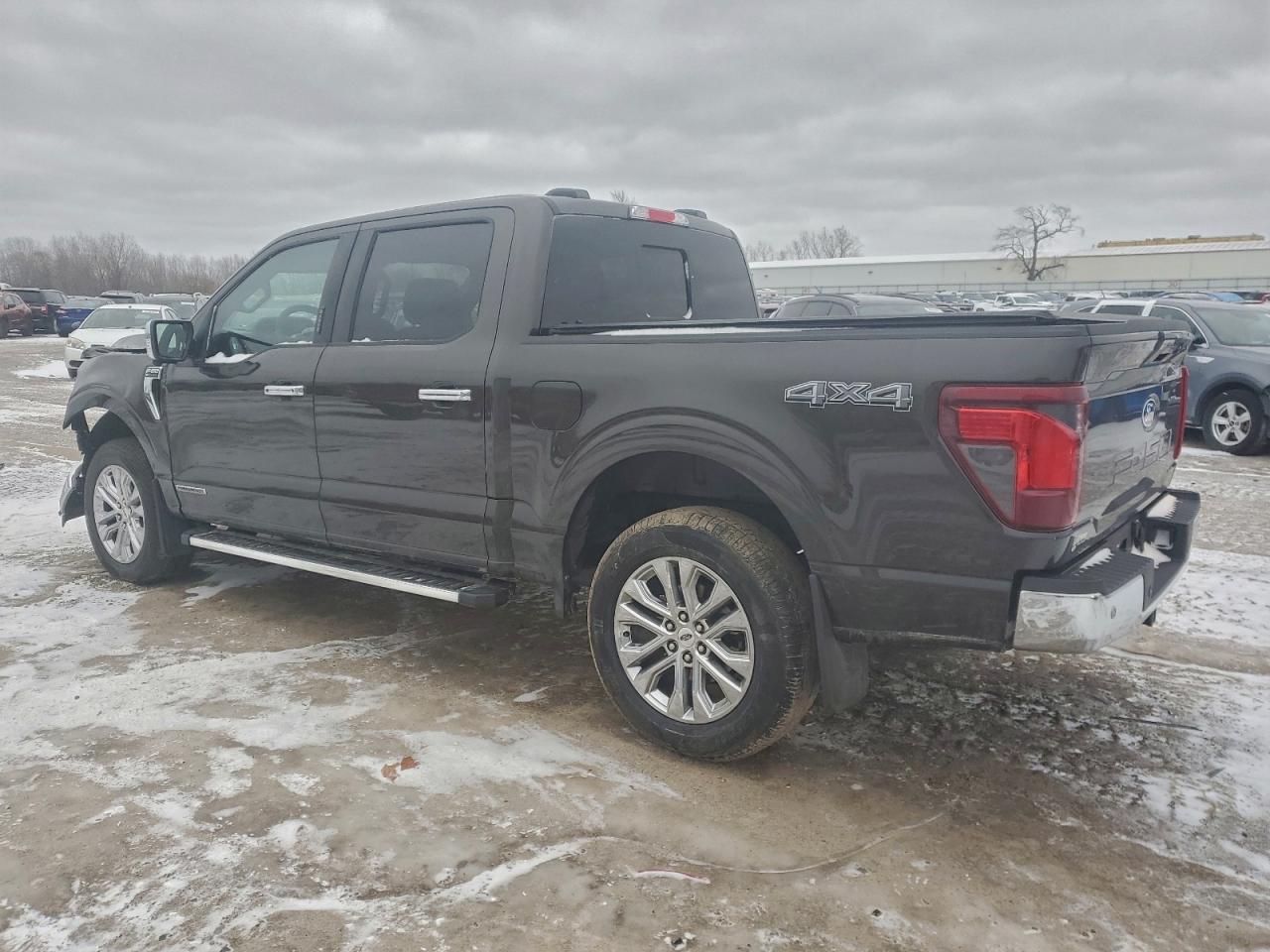 2024 FORD F150 XLT photo 2