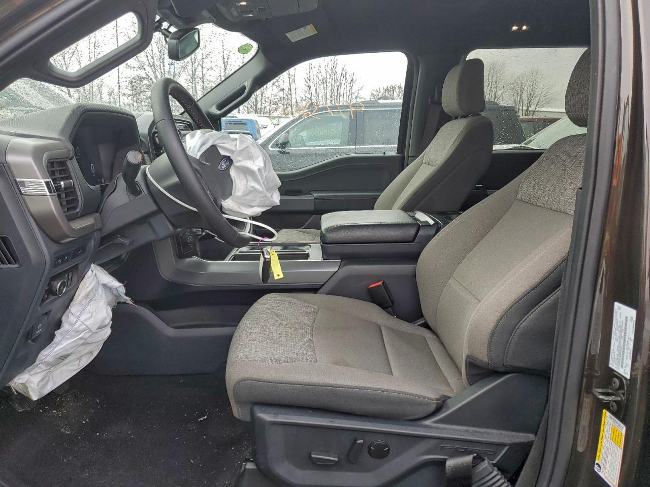 2024 FORD F150 XLT photo 7