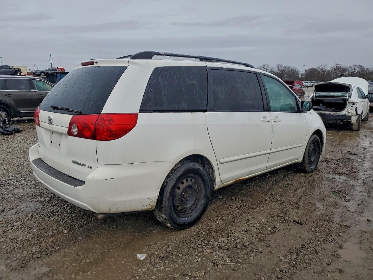 2008 TOYOTA SIENNA CE photo 3