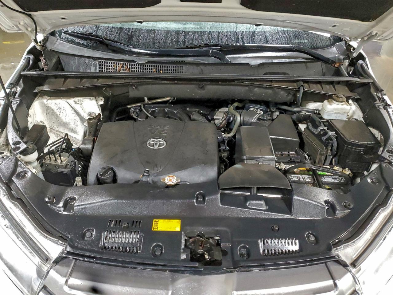 2019 TOYOTA HIGHLANDER LE photo 11
