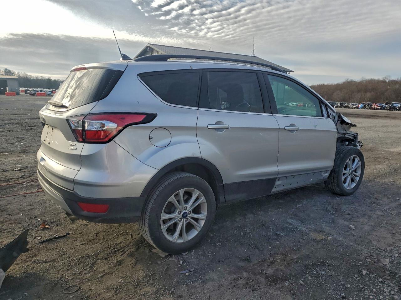 2018 FORD ESCAPE SEL photo 3