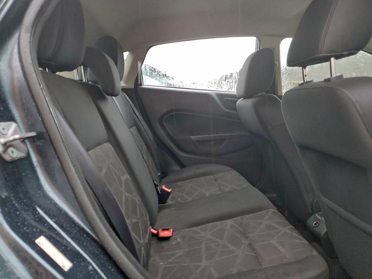 2011 FORD FIESTA SE photo 10