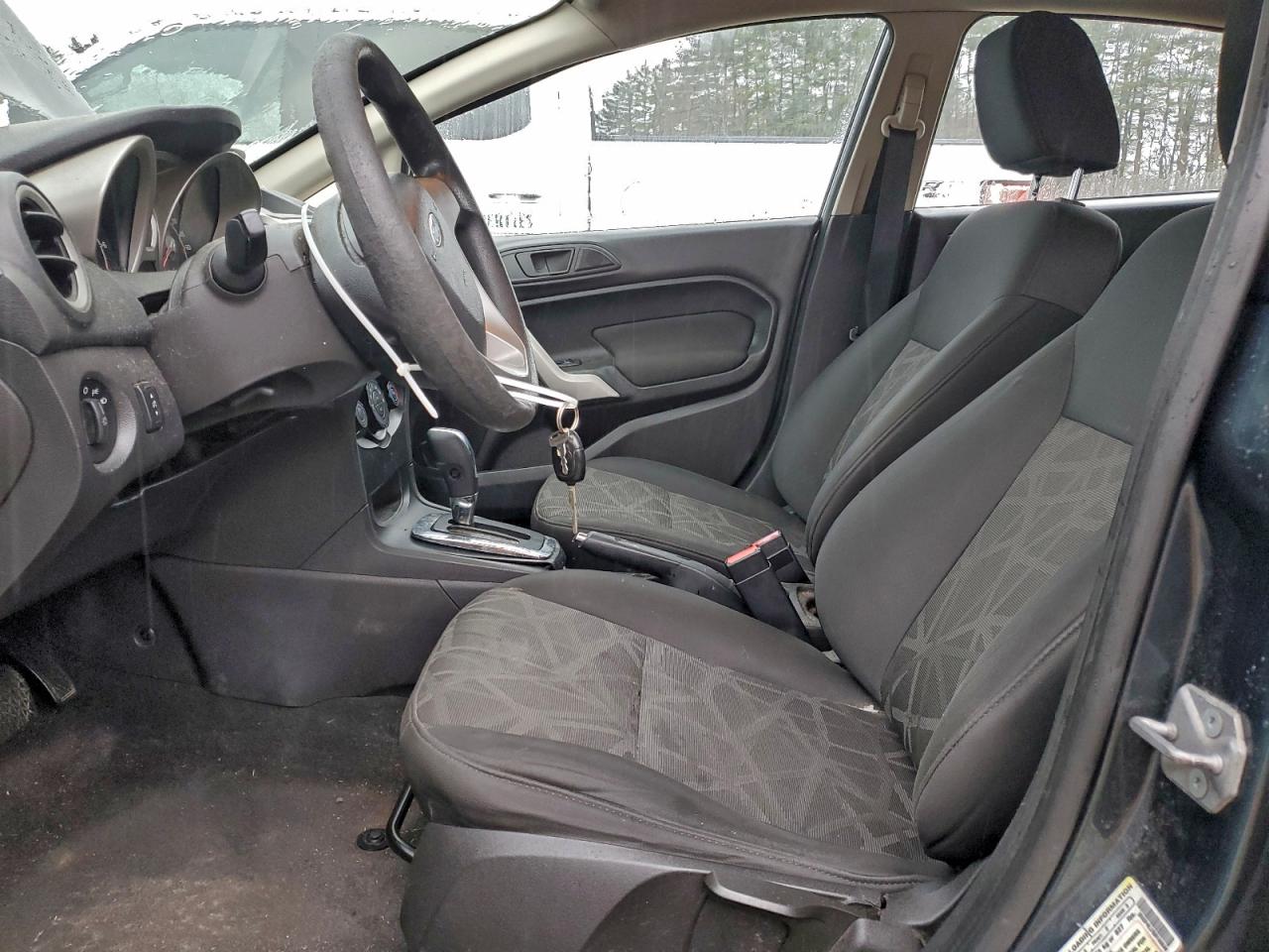 2011 FORD FIESTA SE photo 7