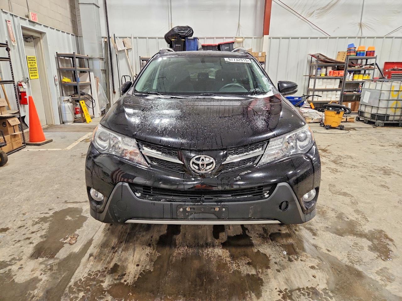 2013 TOYOTA RAV4 XLE photo 5