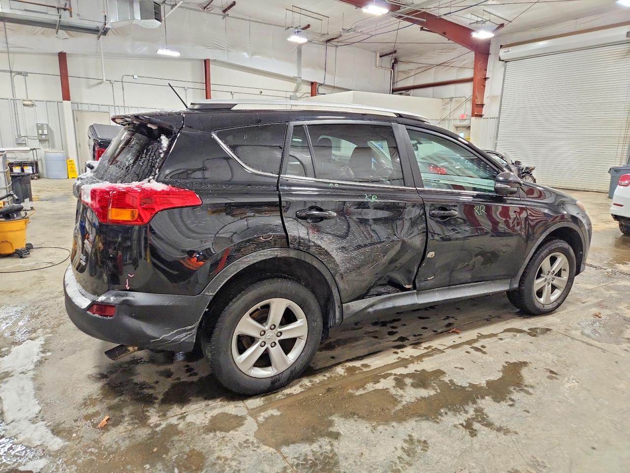 2013 TOYOTA RAV4 XLE photo 3