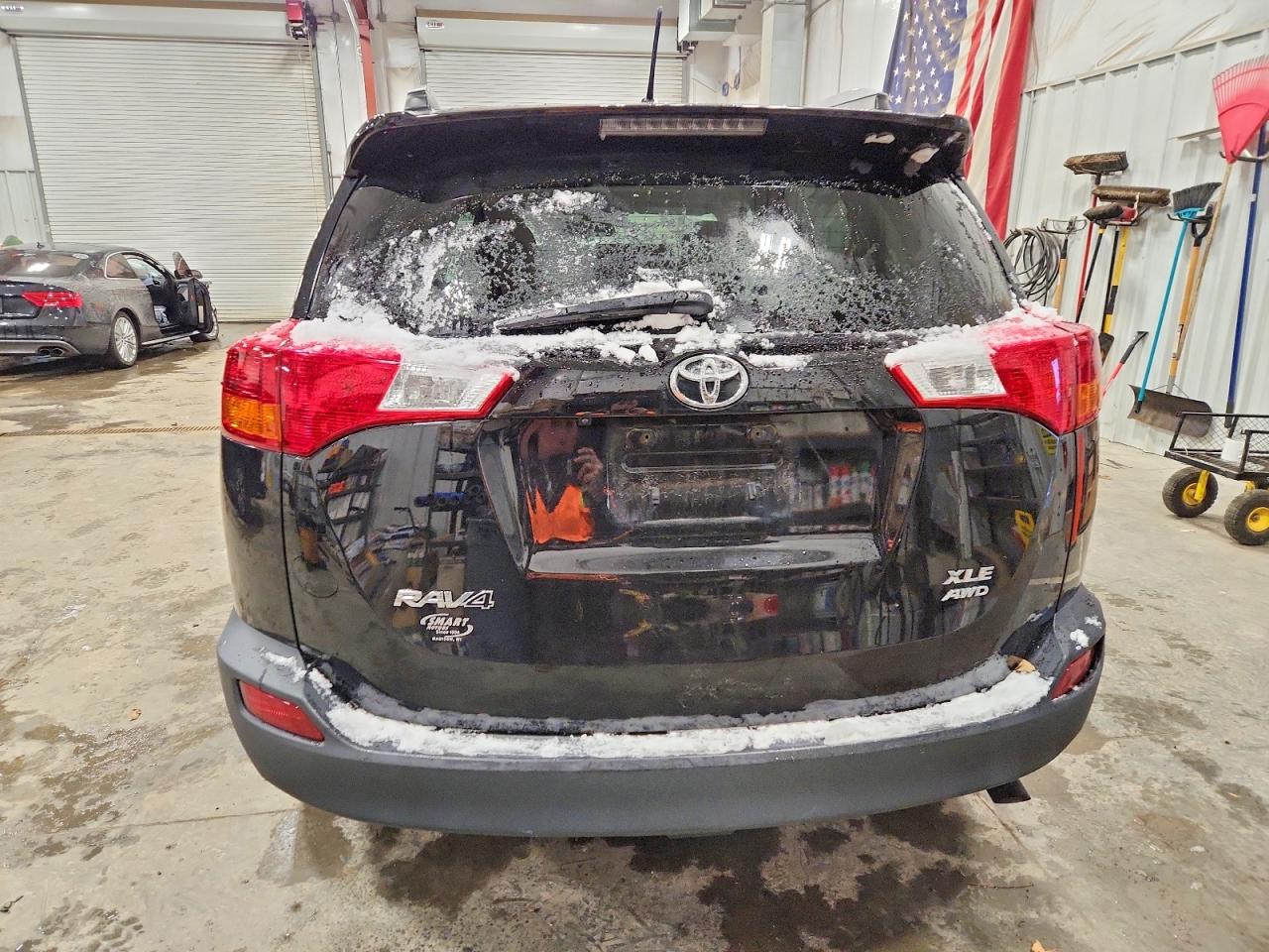 2013 TOYOTA RAV4 XLE photo 6