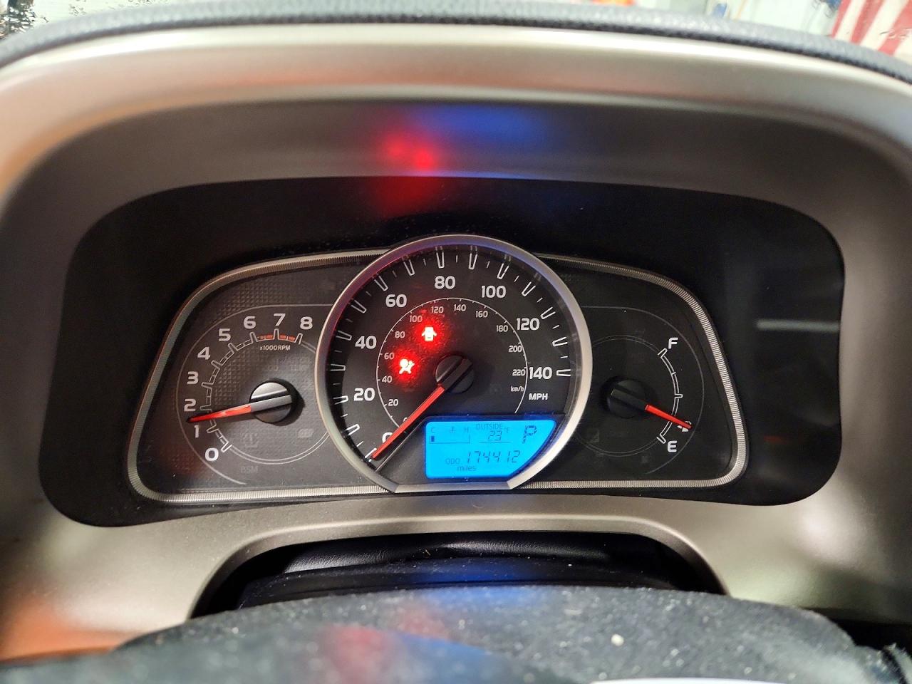 2013 TOYOTA RAV4 XLE photo 9
