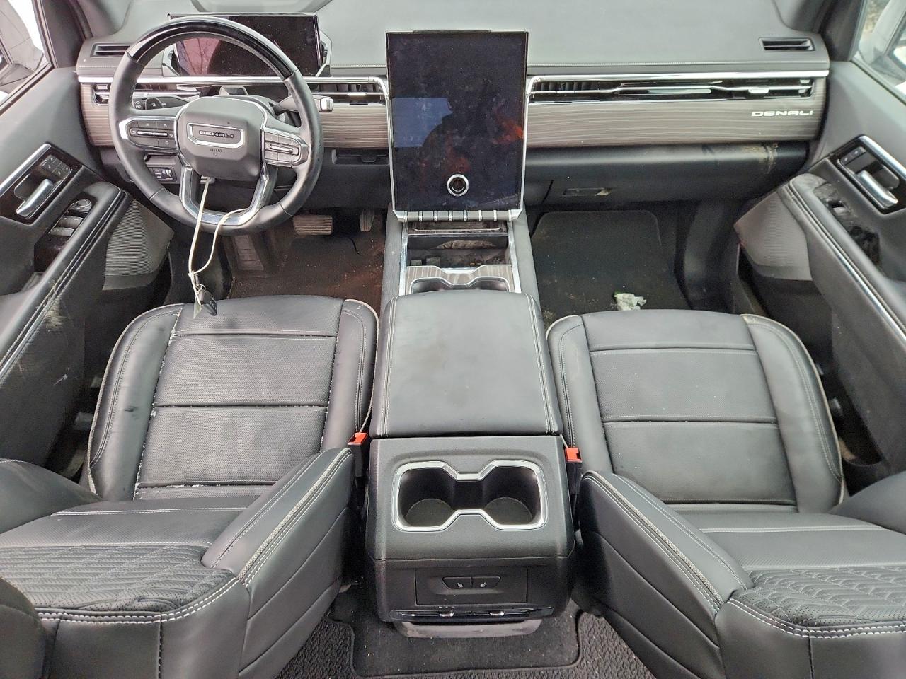 2025 GMC SIERRA DENALI photo 8