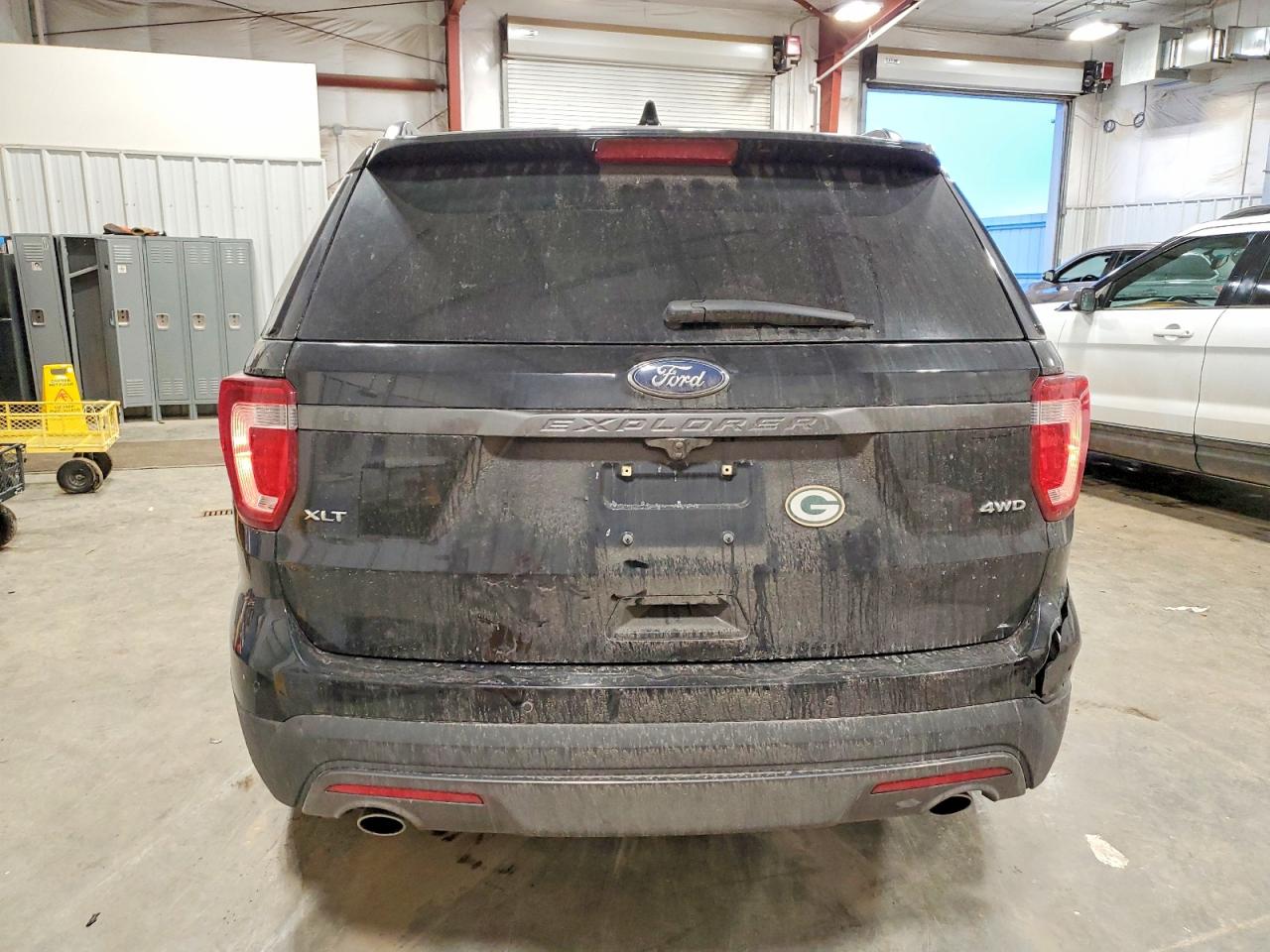 2017 FORD EXPLORER XLT photo 6