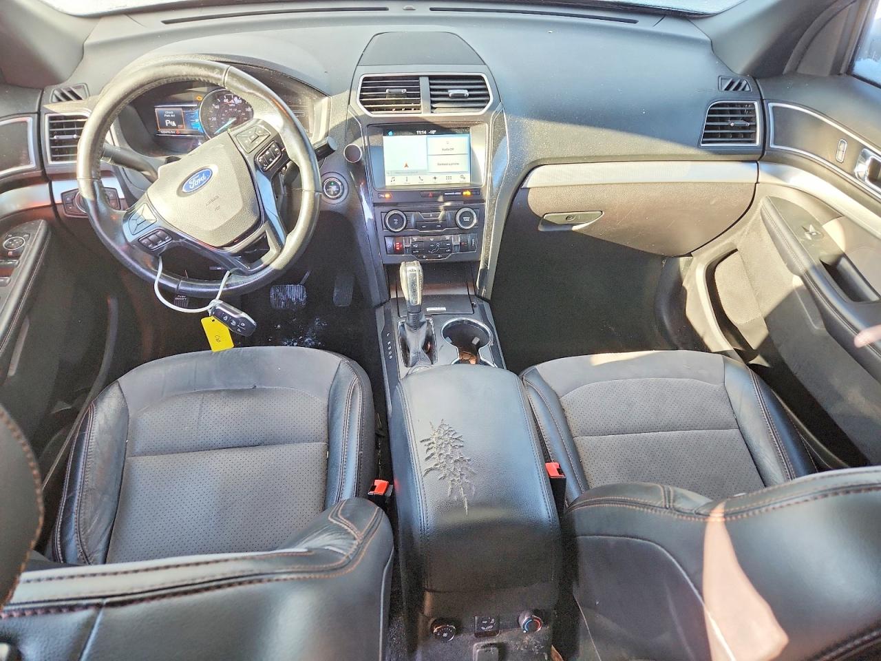 2017 FORD EXPLORER XLT photo 8