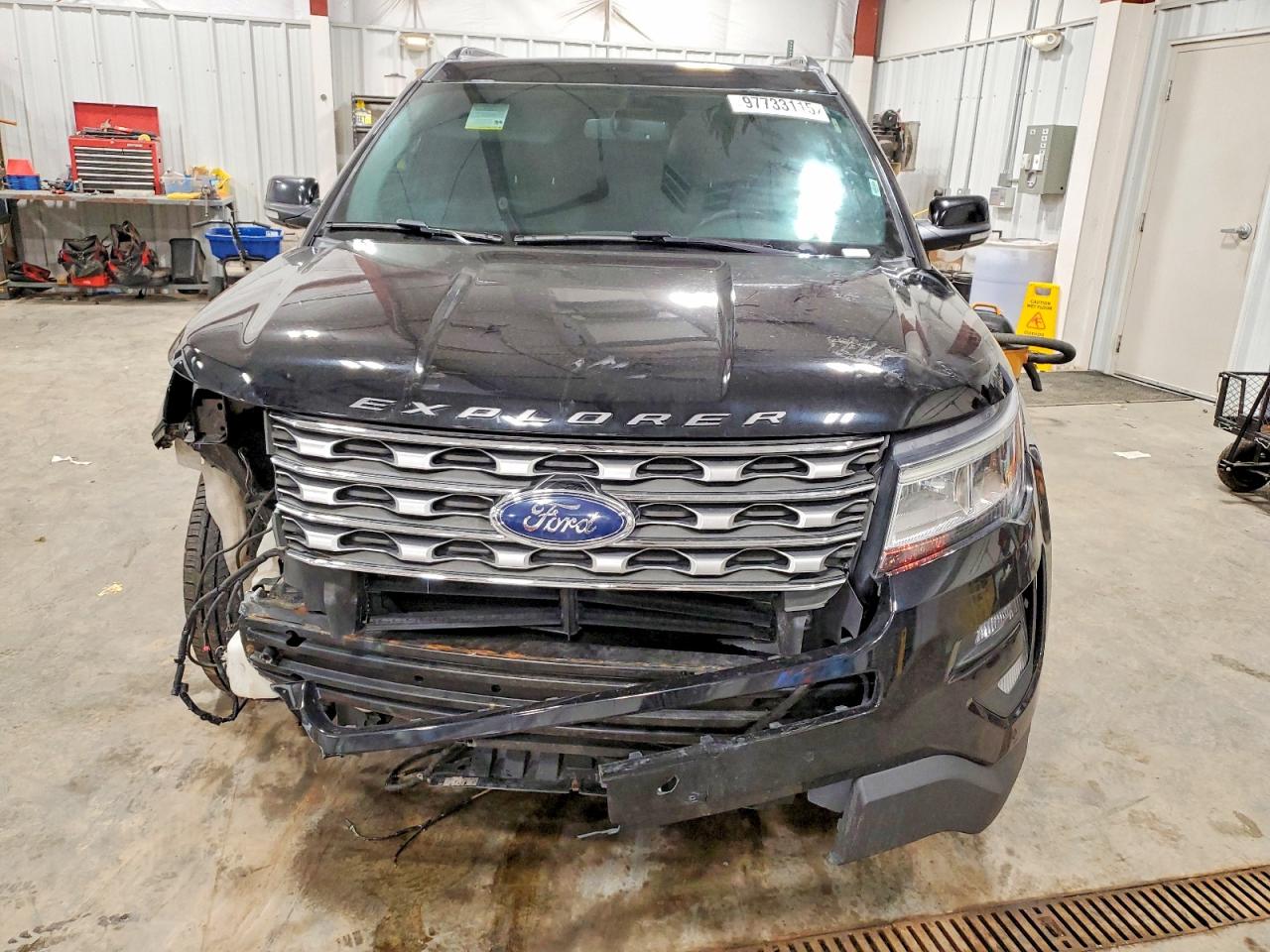 2017 FORD EXPLORER XLT photo 5
