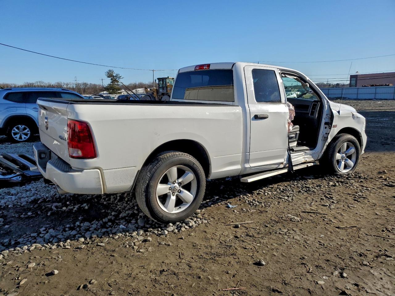 2014 RAM 1500 ST photo 3