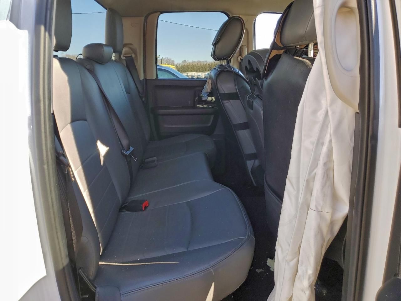 2014 RAM 1500 ST photo 10