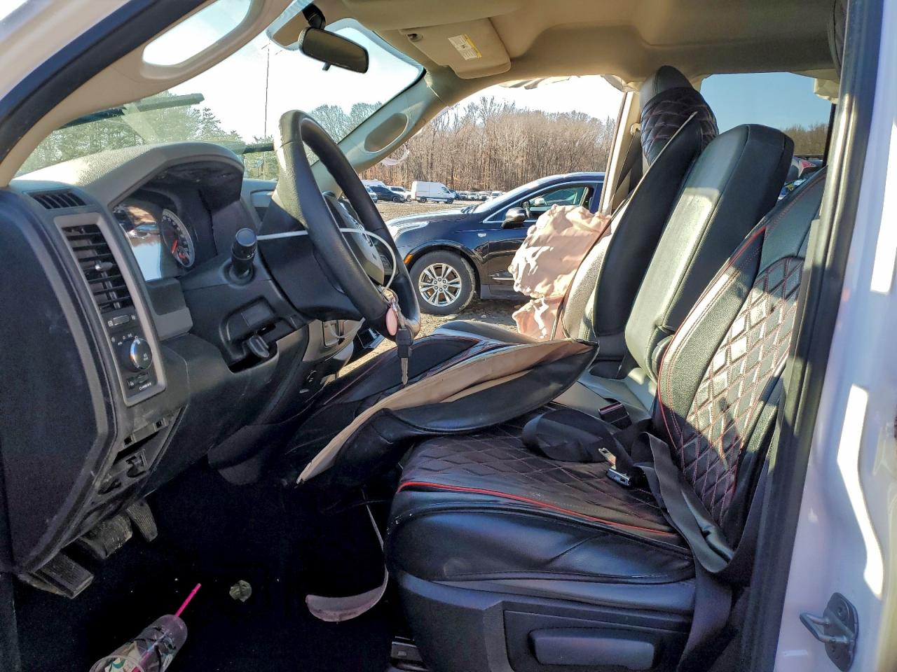 2014 RAM 1500 ST photo 7