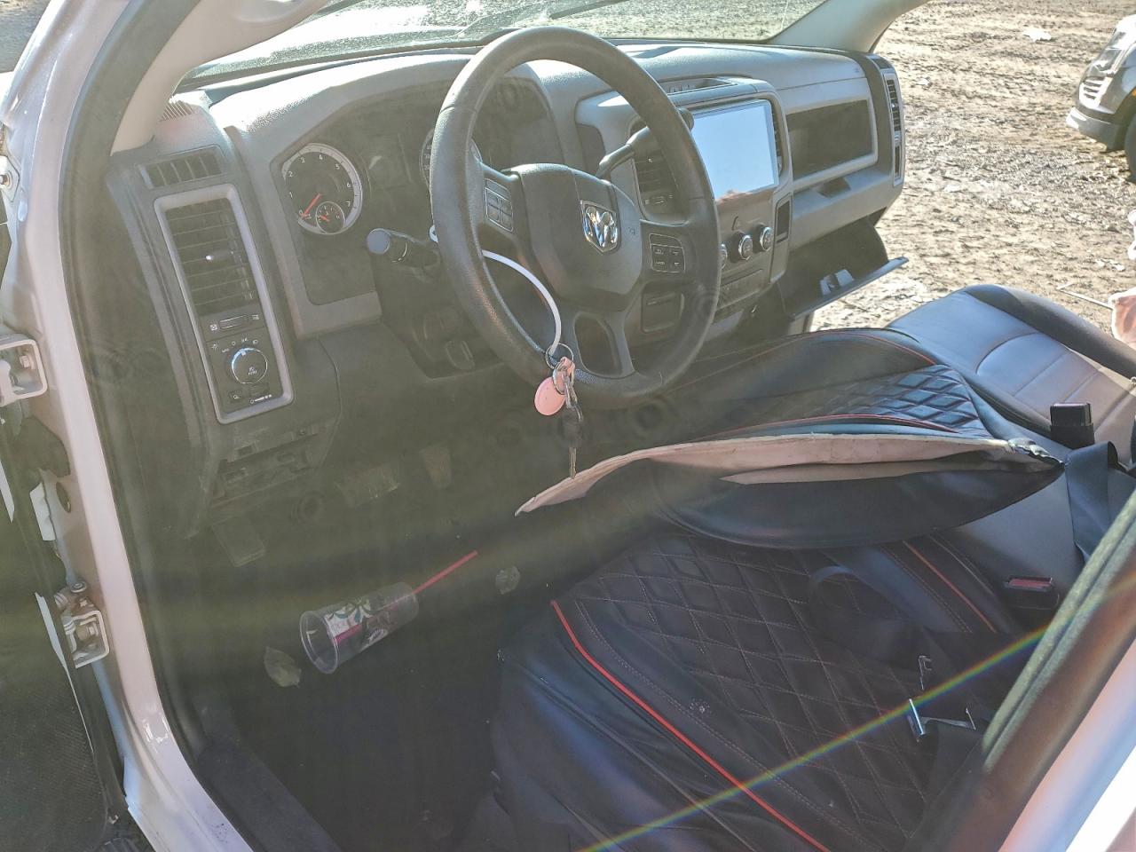 2014 RAM 1500 ST photo 8